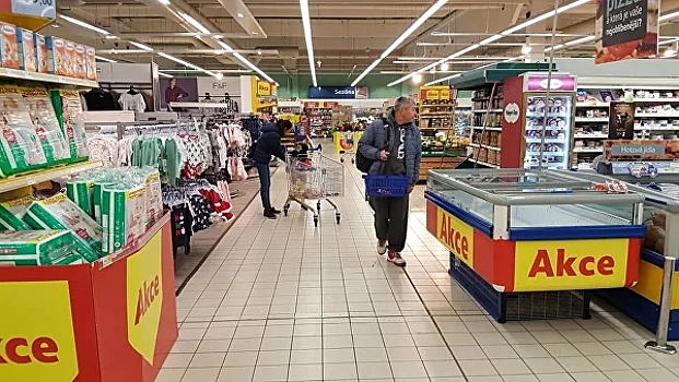 В европейской стране выстроились очереди в магазины