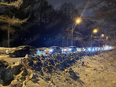 На Сибирском тракте в Екатеринбурге появилась пробка из-за «Каспийского груза»