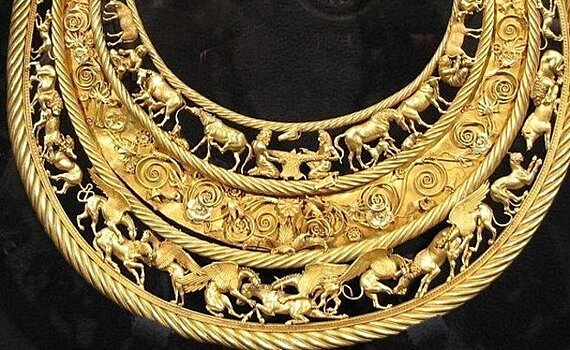 В Крыму призвали возбудить уголовное дело из-за хищение коллекции скифского золота