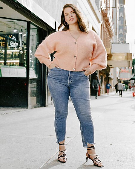 Как влиятельная модель, Тара Линн часто высказывается на тему равенства и толерантности.