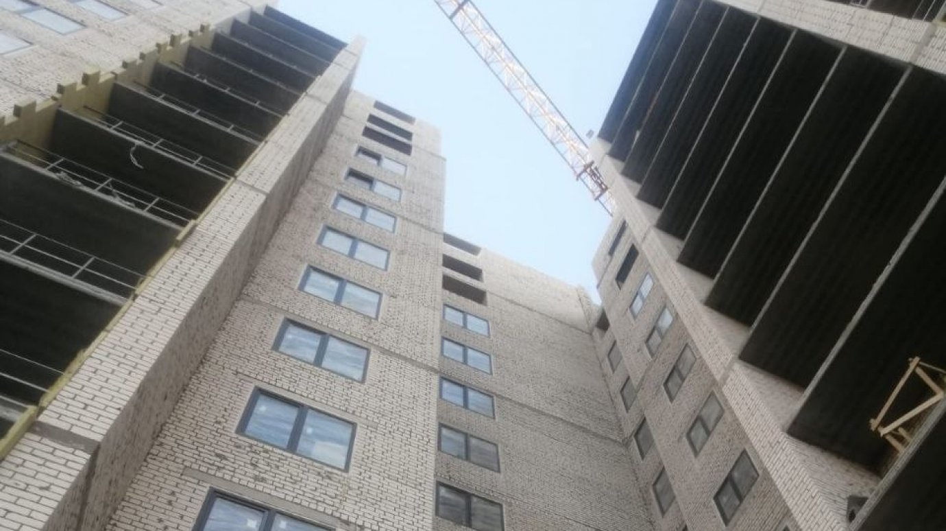 В Пензе 57-летний мужчина упал с высоты 13-го этажа