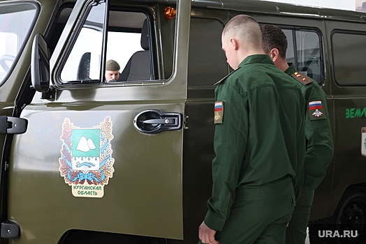 Военнослужащим в Донецк передали автомобиль из ХМАО