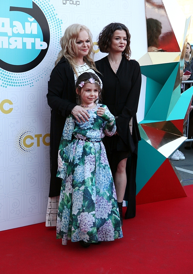 Сколько детей у долиной. Сколько детей у долиной. Сколько детей у долиной. Дочь ларисы долиной. Дочь ларисы долиной.