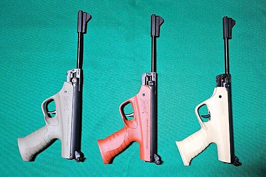 Популярный тренировочный пистолет МР-53М из Ижевска обрёл цветные рукоятки