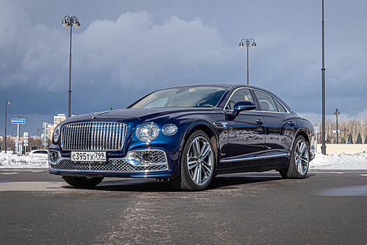 Ходячий замок: Bentley Flying Spur