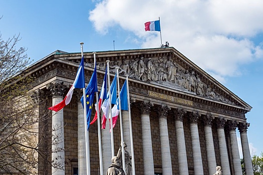 Франция приняла иммиграционный закон на фоне глубокого раскола в партии Макрона