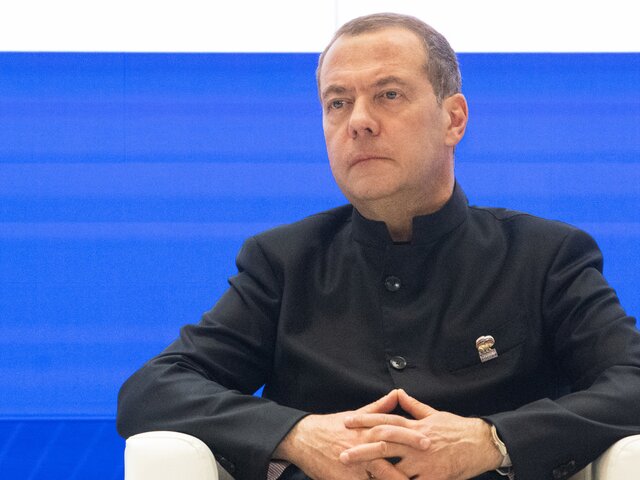 Медведев предложил включить в школьную программу изучение БПЛА