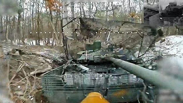 Украина бросила против российских войск «картонный» танк на колесах