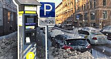 Этого надо требовать от властей: юрист рассказал, кто должен следить за состоянием платных парковок в Петербурге