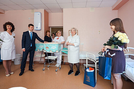 Лидия Антонова передала роженицам перинатального центра в Балашихе подарки губернатора Подмосковья