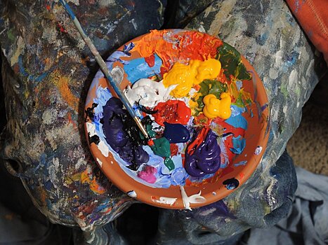 "Картинный ход": омские художники решили обменять картины на еду