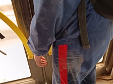 "Держаться за поручень нет смысла": грязь в салоне автобуса разгневала новокузнечанина