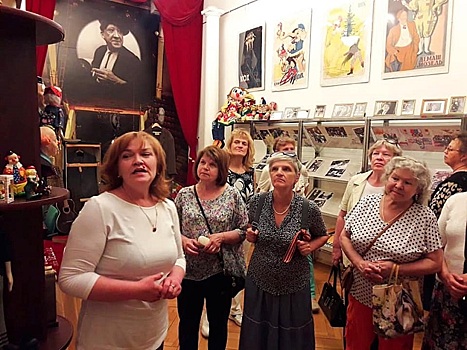 Участники «Московского долголетия» побывали на экскурсии в «Музее Юрия Никулина»