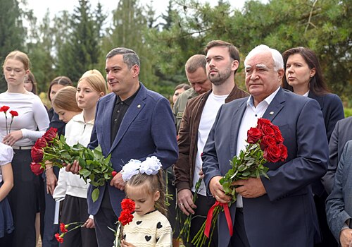 В Курске обновили аллею захоронения кавалеров ордена Невского