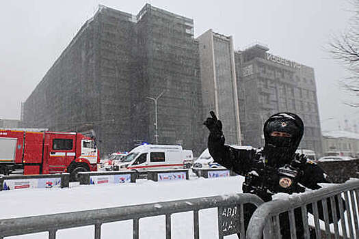 Пожар на 1500 кв. м во дворе здания "Известия холл" в центре Москвы локализовали