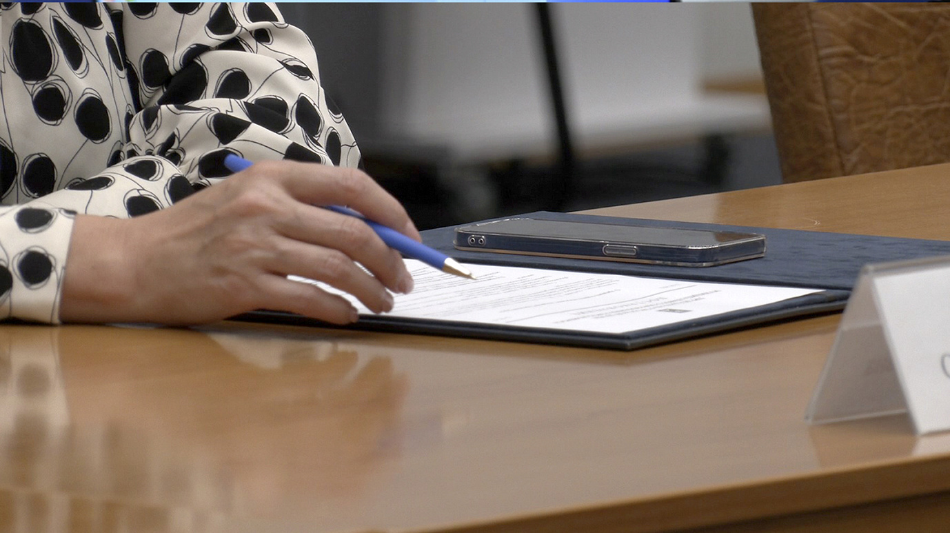 Юные международники Салехарда попробовали себя в роли сенаторов