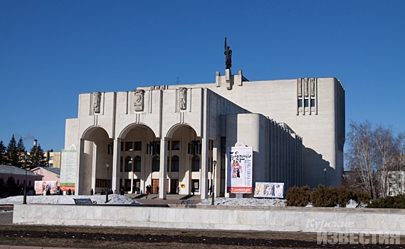 В апреле курян приглашают посмотреть кино в театре