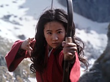 Режиссер «Мулан» Ники Каро рассказала о физических испытаниях на пробах Лю Ифэй