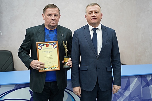 Спортсменки и тренер «Динамо-Уралочки» - одни из лучших в регионе по итогам года