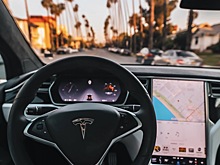 Владельцы электрокаров Tesla начали всё чаще жаловаться на выход из строя руля