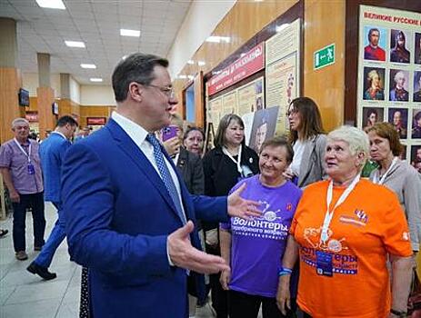 Дмитрий Азаров принял участие в открытии центра "серебряных" волонтеров в Самаре