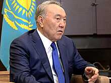 Назарбаев призвал чиновников сменить гардероб
