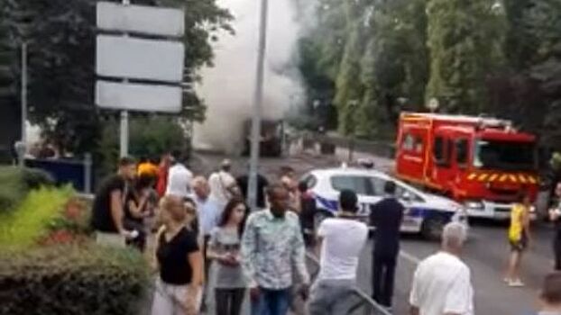 В Париже прогремел взрыв в автобусе