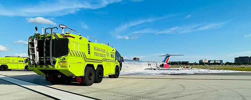 Три пассажира пострадали при возгорании самолёта в аэропорту Майами