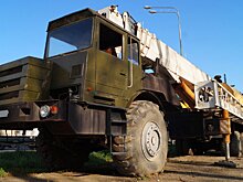 МоАЗ. Тягач гигантского автокрана. Обстановка в кабине