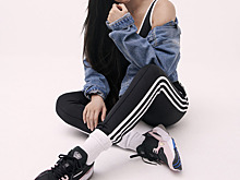 Сменила ориентиры: Кайли Дженнер стала амбассадором Adidas Originals и показала послеродовые формы в лукбуке