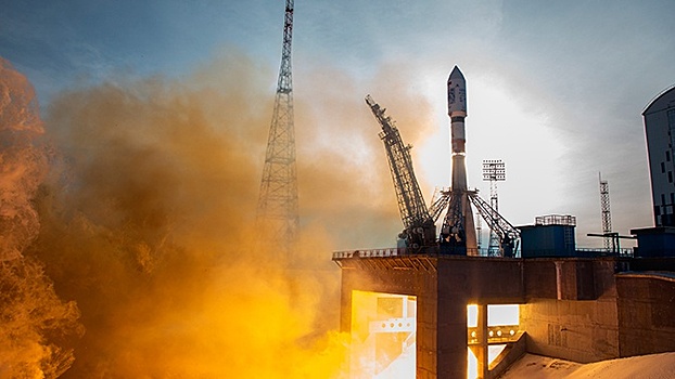 Военный спутник МО РФ принят на управление наземными средствами ВКС