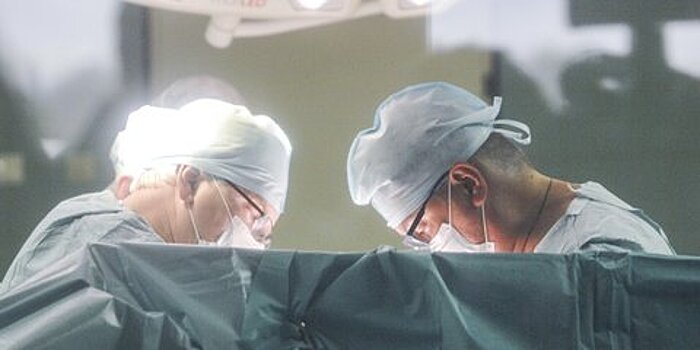 Столичные врачи удалили пациентке гигантскую опухоль