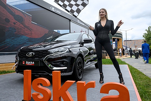 На ПМЭФ-2025 показали раллийную модификацию Lada Iskra