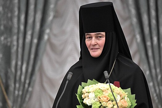 Патриарх Кирилл призвал настоятельницу московского монастыря отказаться от личного Mercedes