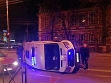 Такси опрокинуло карету скорой помощи в Краснодаре