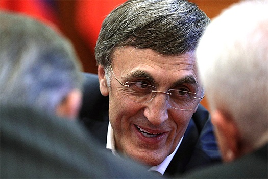 За что Магомед Гаджиев получил 45 млн долларов от американских спецслужб