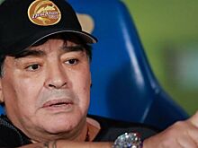 Доменек: "Хотел бы подписать Марадону в "Нант", но он умер"