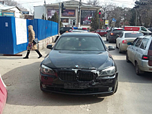 В Симферополе ростовчанин сбил полицейского и прокатил его на капоте