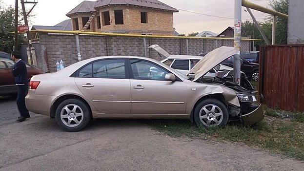 Ребенок пострадал в ДТП с угнанным авто в Алматы