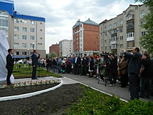В Кургане открыли памятник выдающемуся учителю. ФОТО