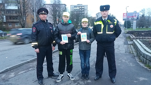 ГИБДД Калининграда, дети и водители присоединились к акции памяти о жертвах ДТП