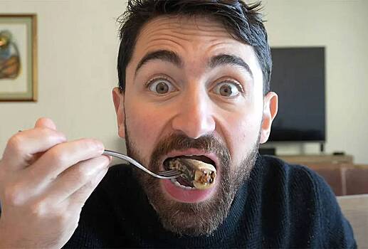 Консервированные сардины сделали ученого похожим на дельфина