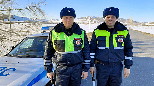 В Оренбургской области сотрудники ГАИ оказали помощь беременной женщине