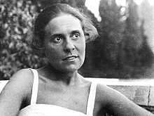 За что в 1937 году хотели расстрелять любовь Маяковского