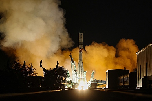 Вода, еда и скафандр. Что привез на МКС космический грузовик "Прогресс МС-32"