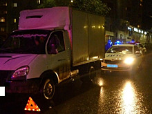 На Октябрьском проспекте иномарка наехала на пешехода, запнувшегося о буксировочный трос