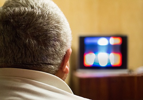 IHS Markit: В процессе перехода на онлайн-видео общее время просмотров ТВ снизилось