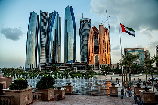 Bloomberg: Абу-Даби стал новым местом притяжения миллиардеров