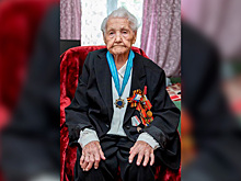 Глава Южно-Сахалинска Сергей Надсадин присвоил звание Почётного жителя города ветерану ВОВ Елене Сергеевне Густовой