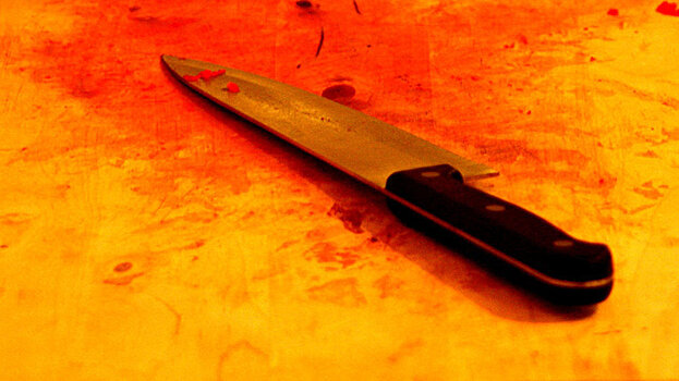 Женщина в Шахринаве, поссорившись с бывшем мужем, ударила его ножом